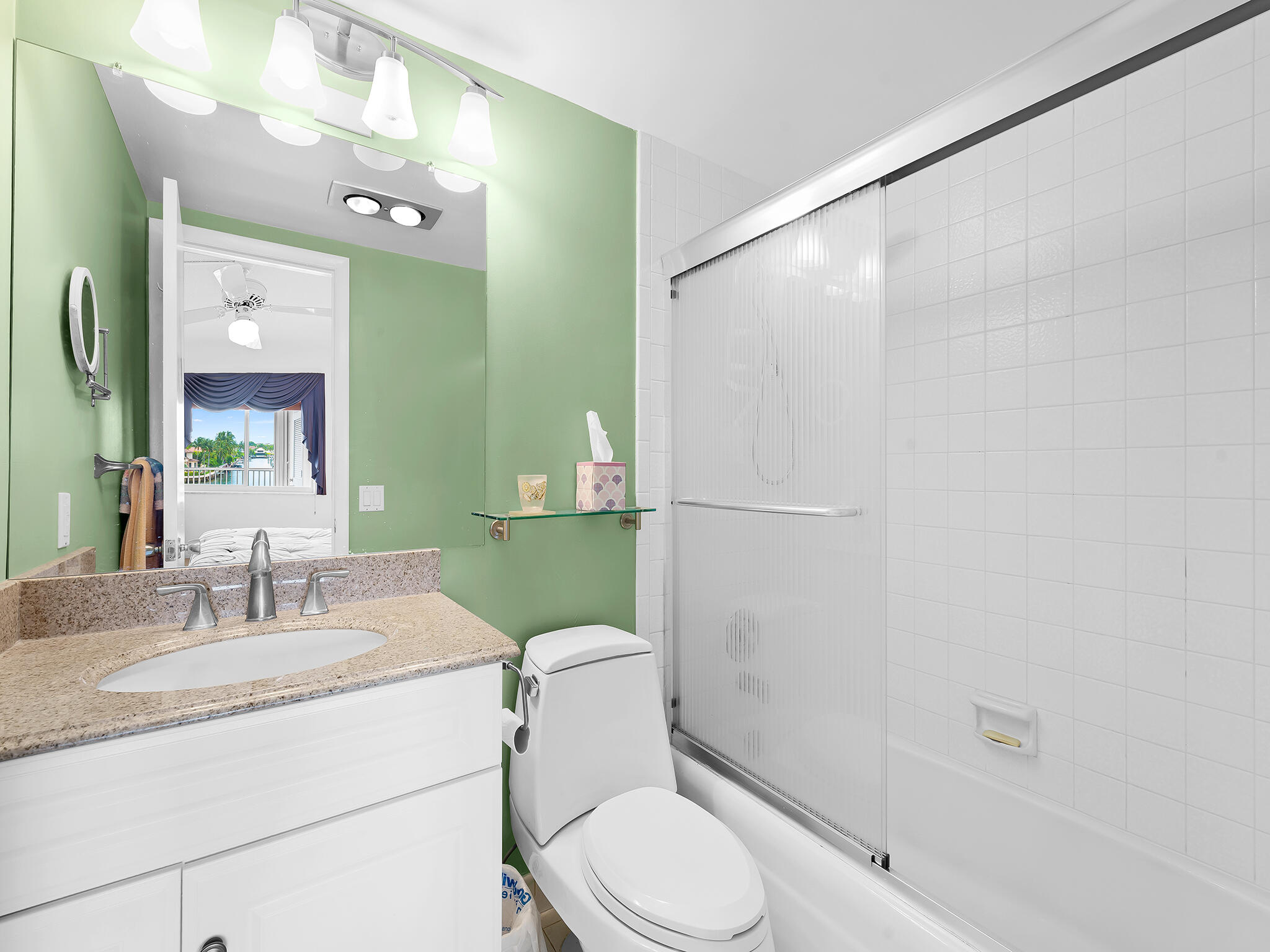 PENTHOUSE HIGHLANDS CONDO - Residential