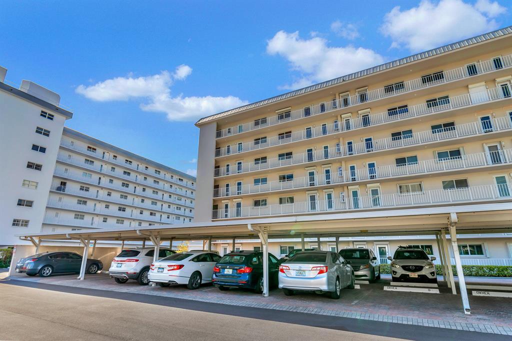 PENTHOUSE HIGHLANDS CONDO - Residential