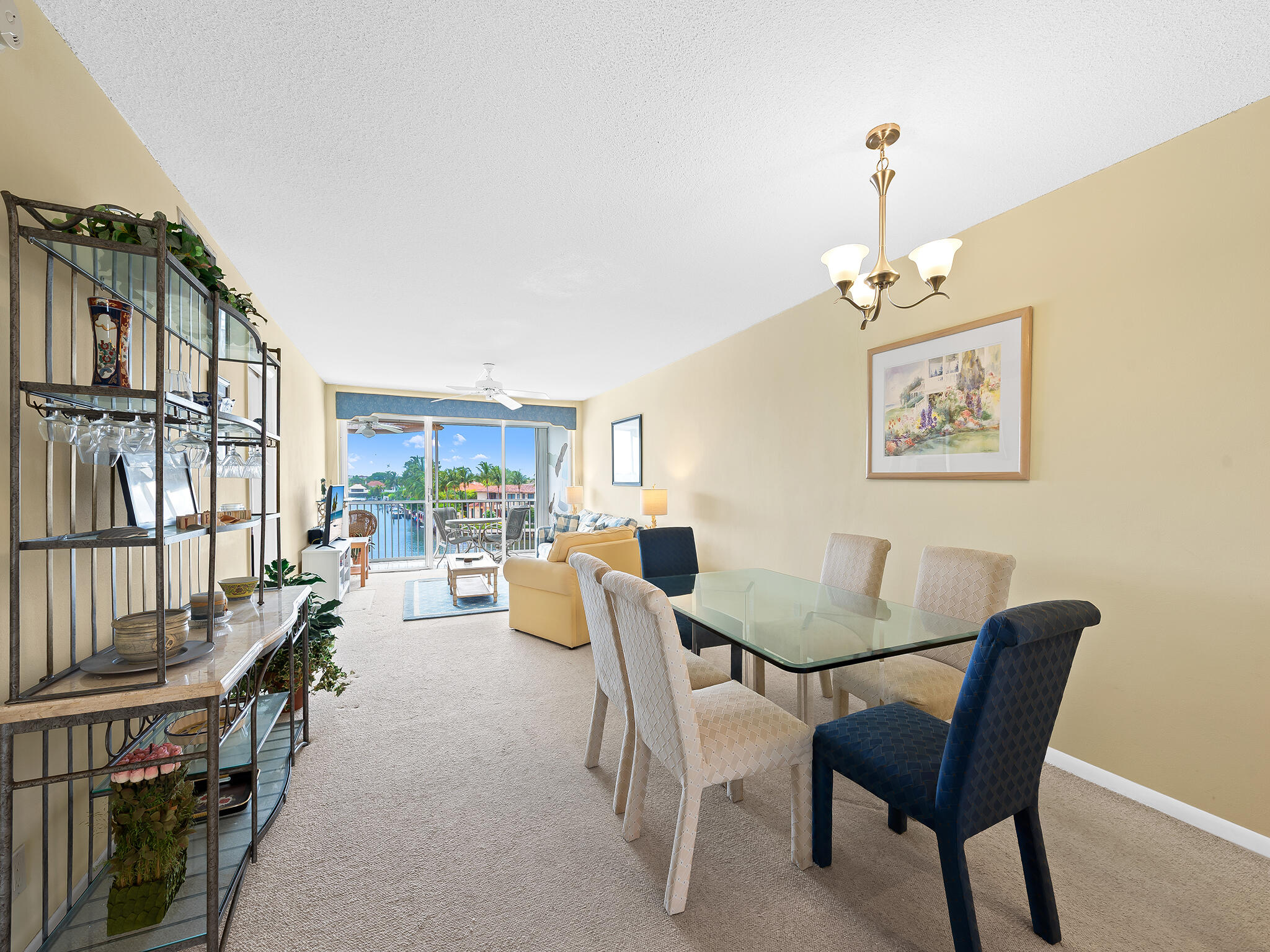 PENTHOUSE HIGHLANDS CONDO - Residential