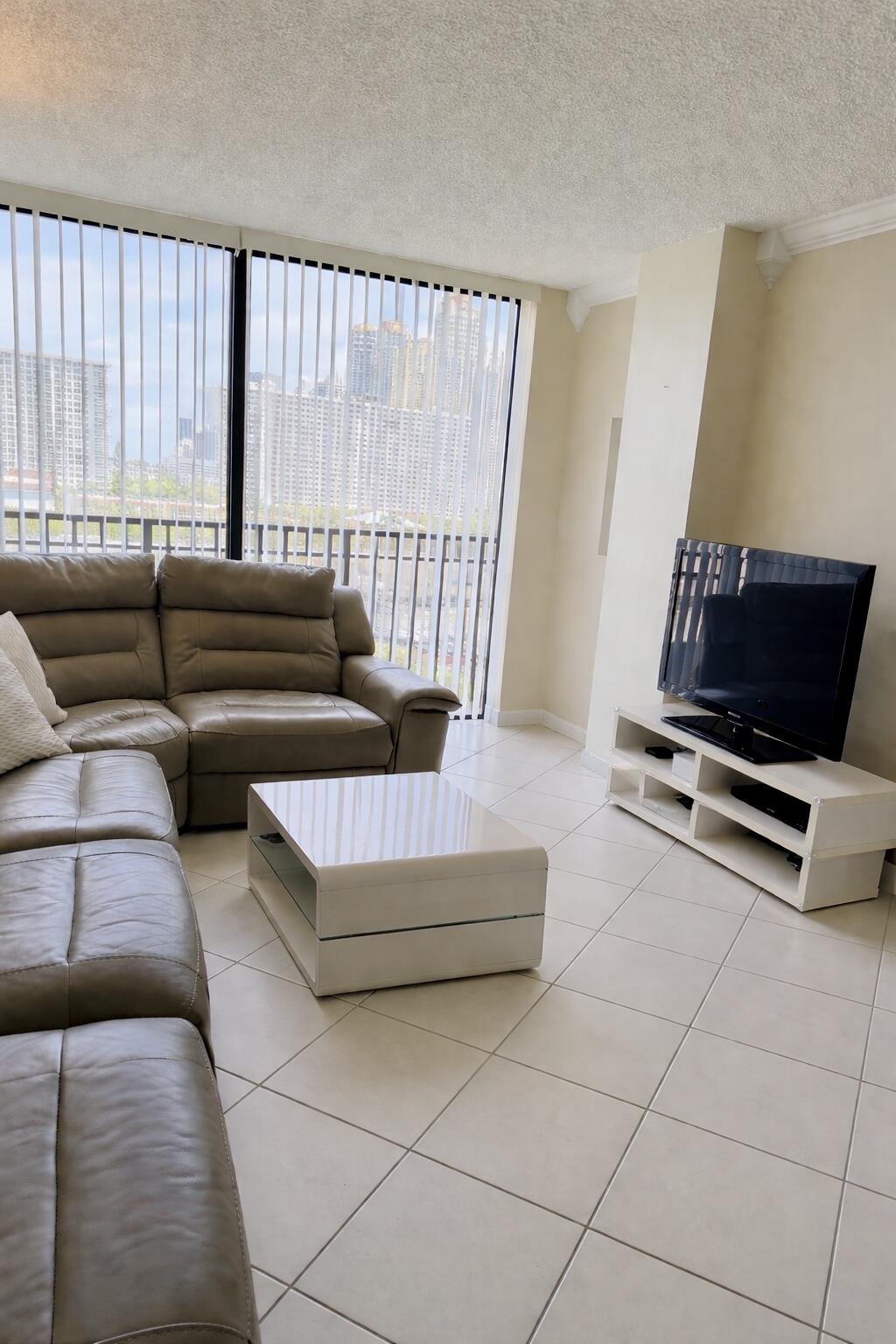 17021 N Bay Road 912