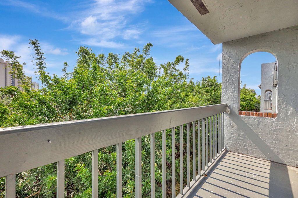 Photo of 2050 N Congress Avenue #409, West Palm Beach, FL 33401 (MLS # R10990013)