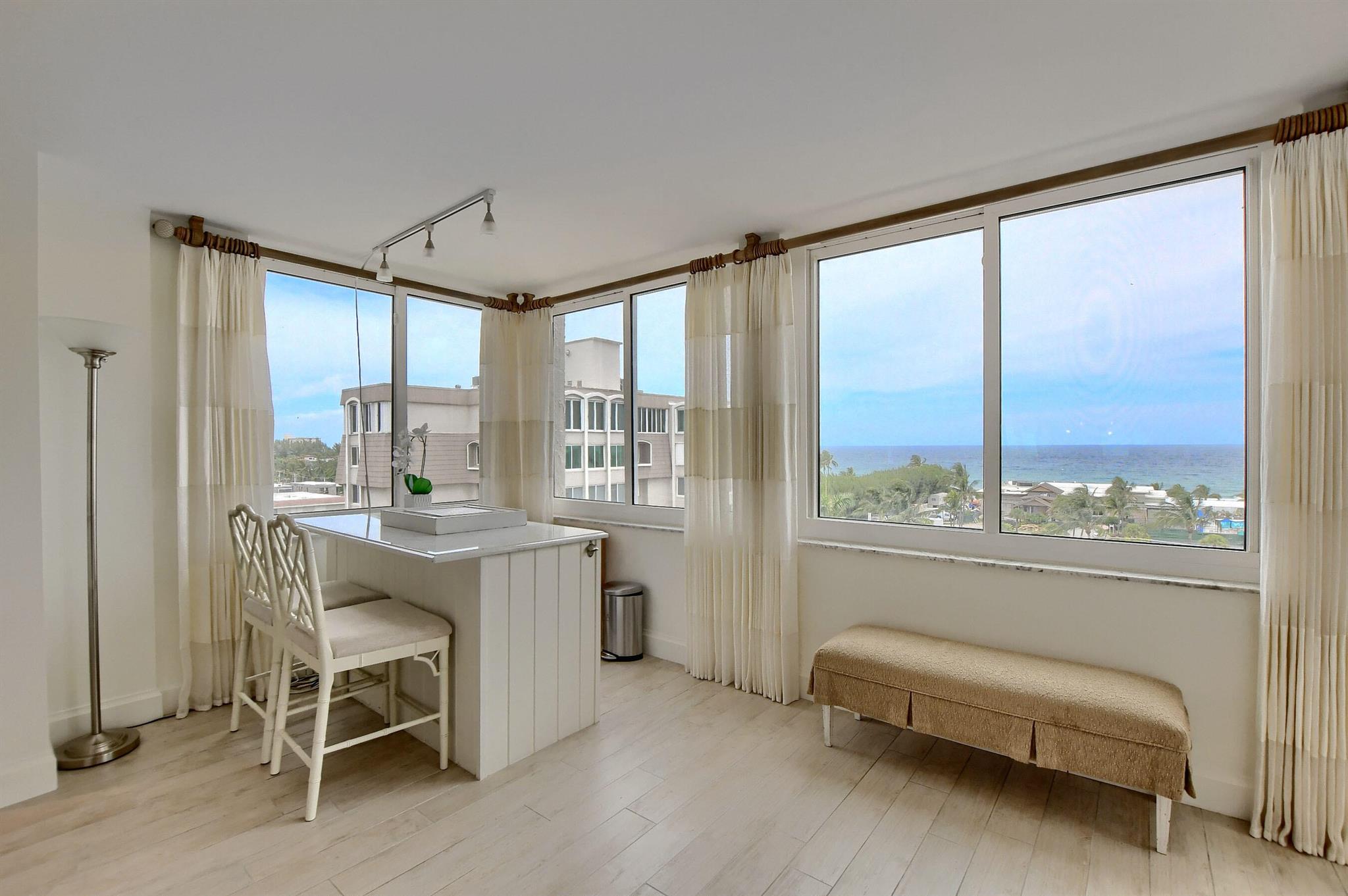 DELRAY BEACH CLUB APTS CO - Residential Lease