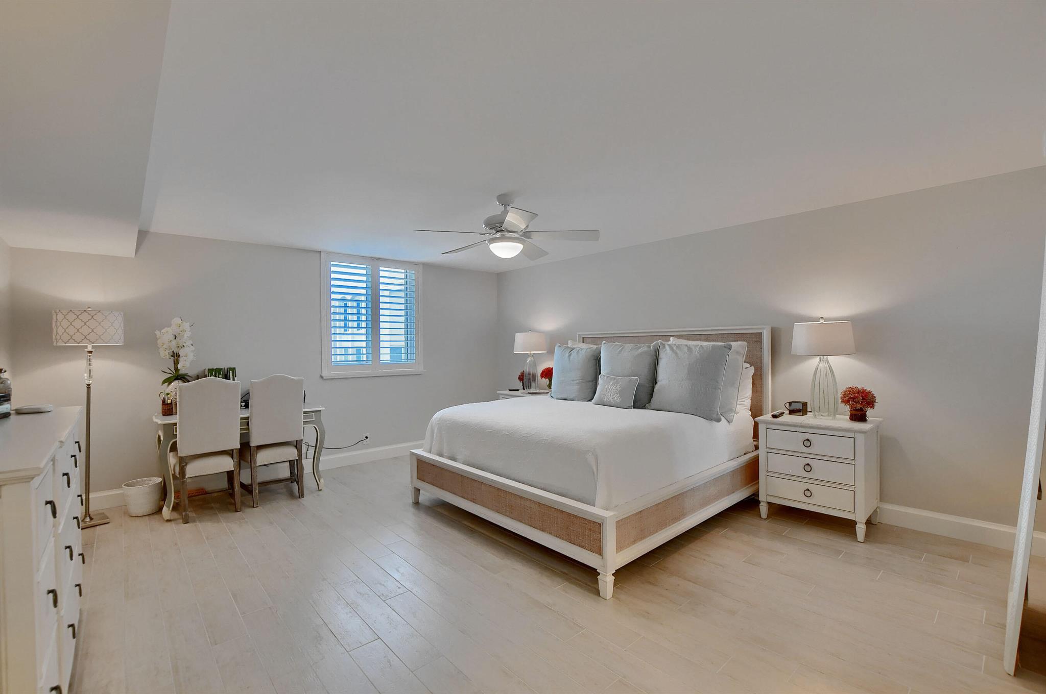 DELRAY BEACH CLUB APTS CO - Residential Lease