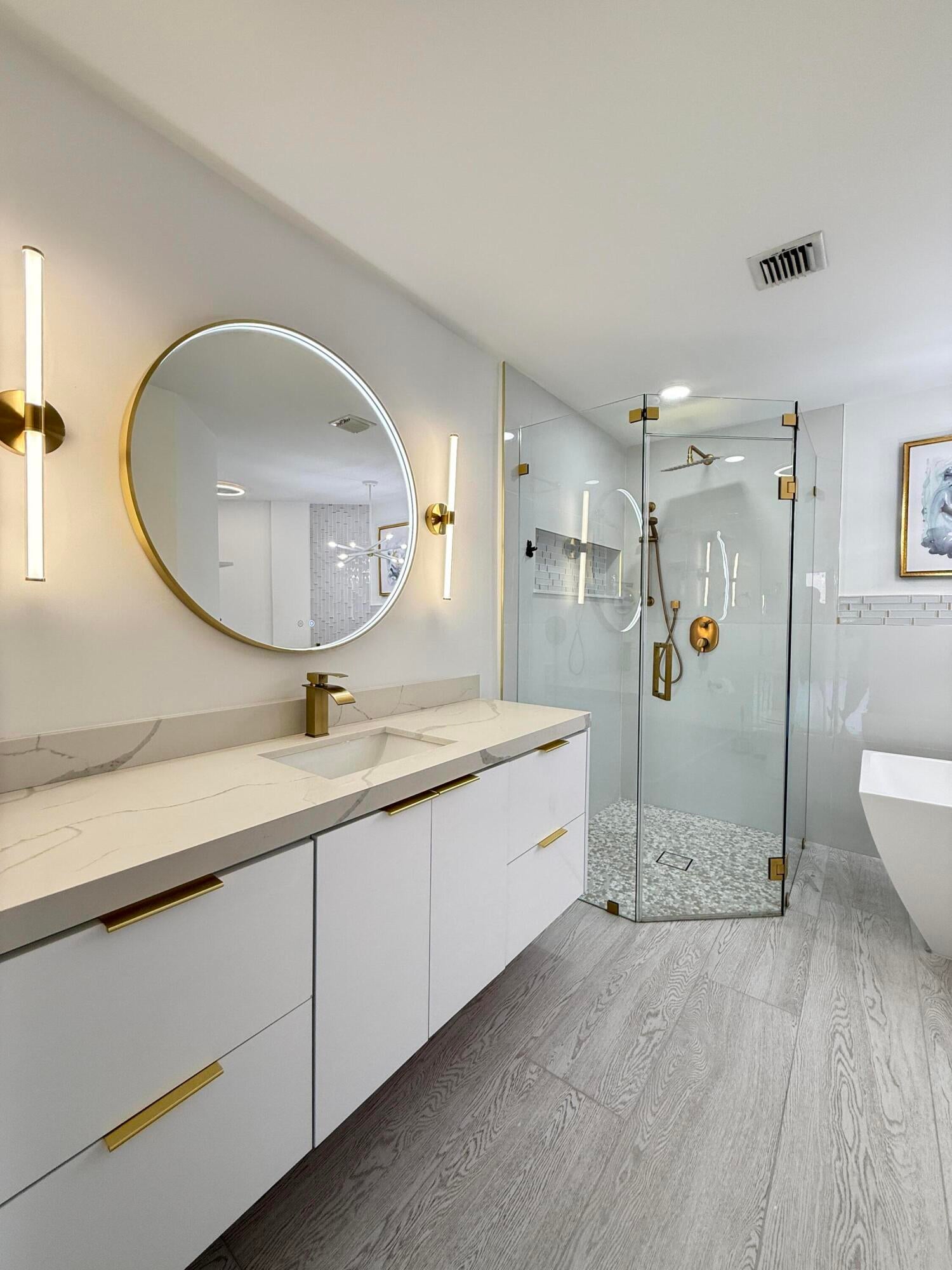 225 N Lakeshore Drive