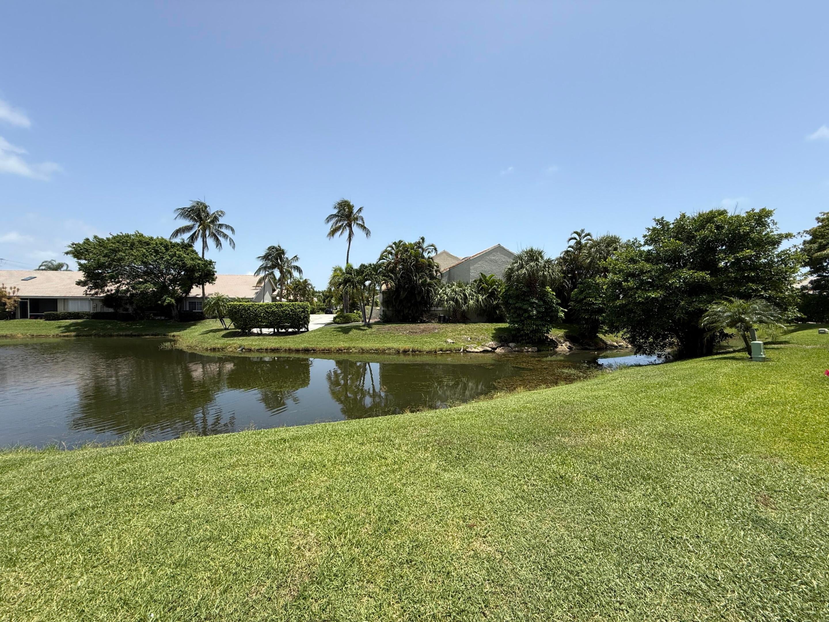 225 N Lakeshore Drive