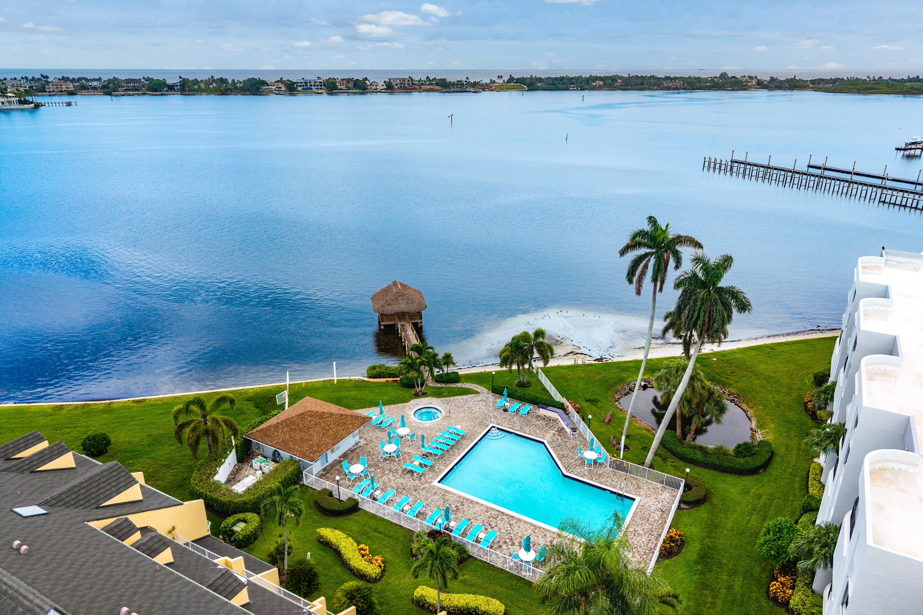 225 N Lakeshore Drive