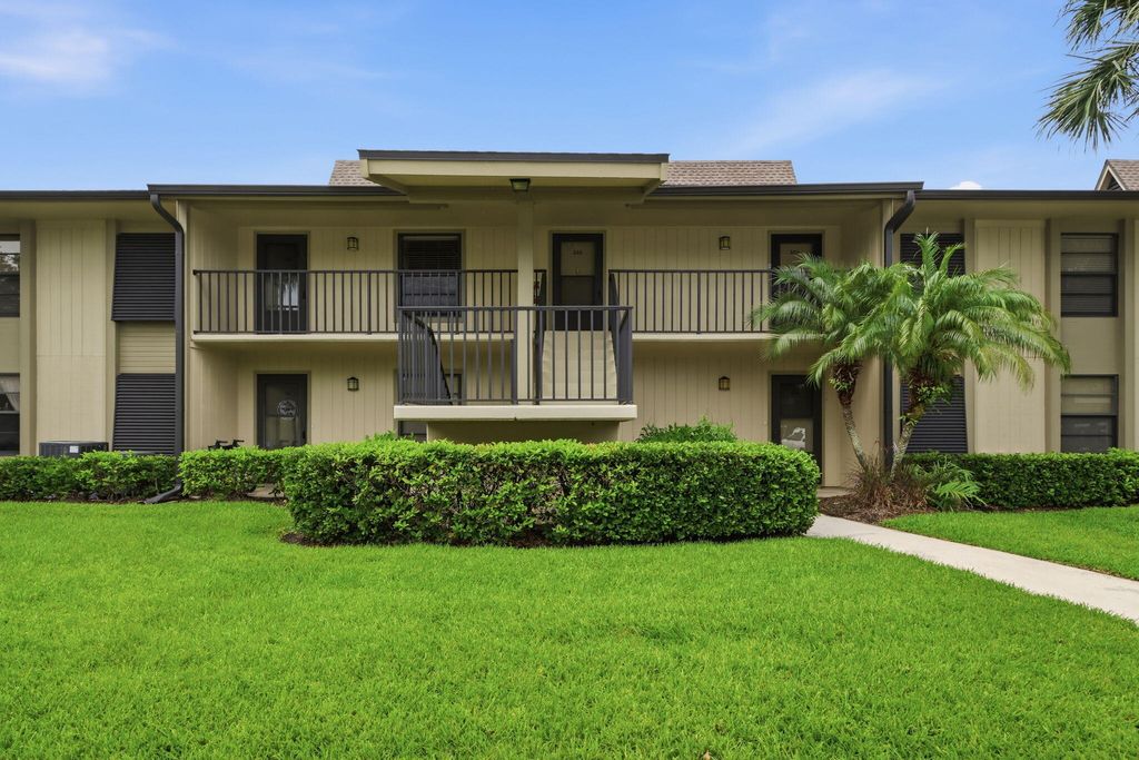 Photo of 29 Plantation Drive #202, Vero Beach, FL 32966 (MLS # B26035559)