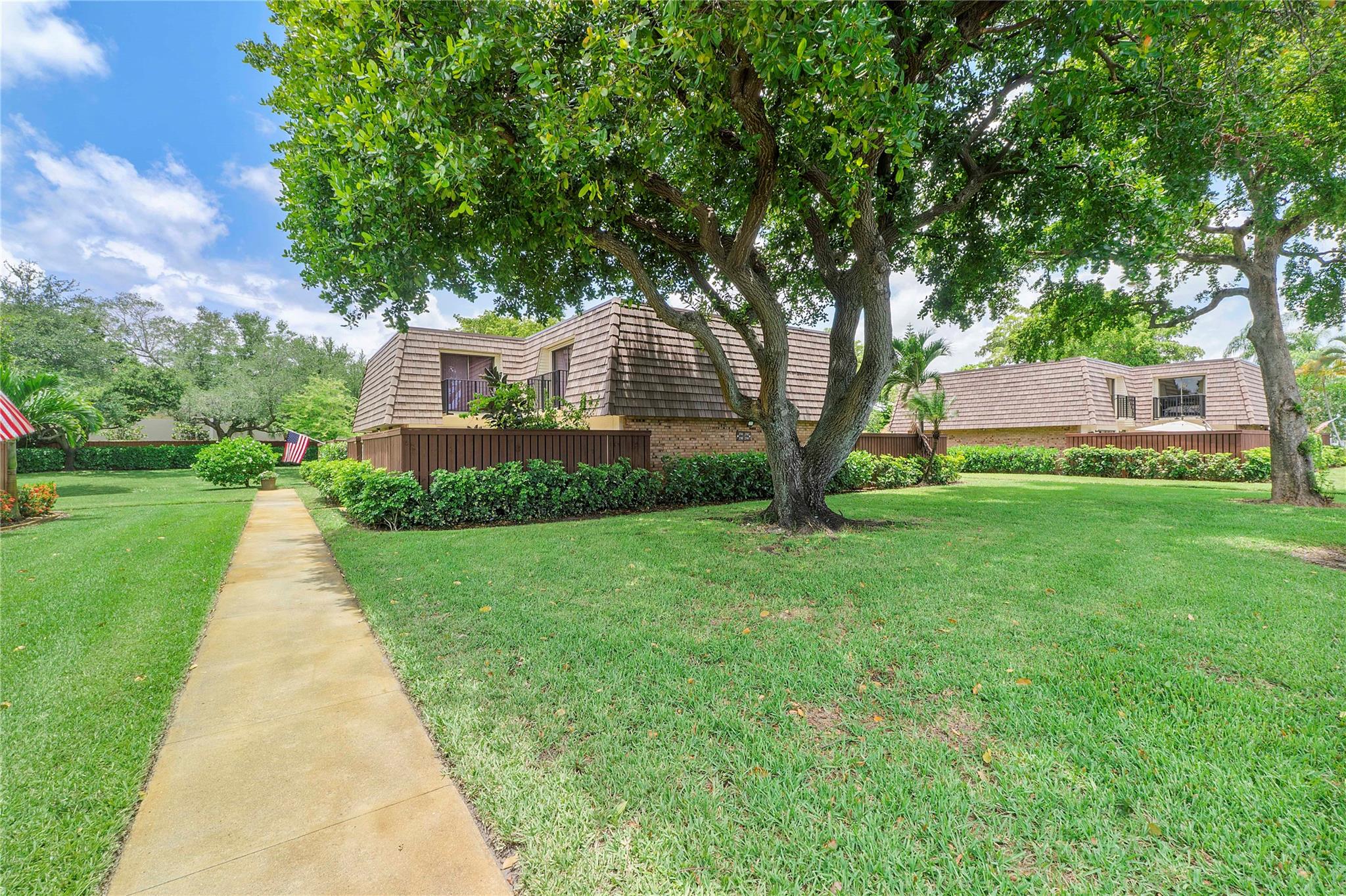 2740 SW 15th St 2740