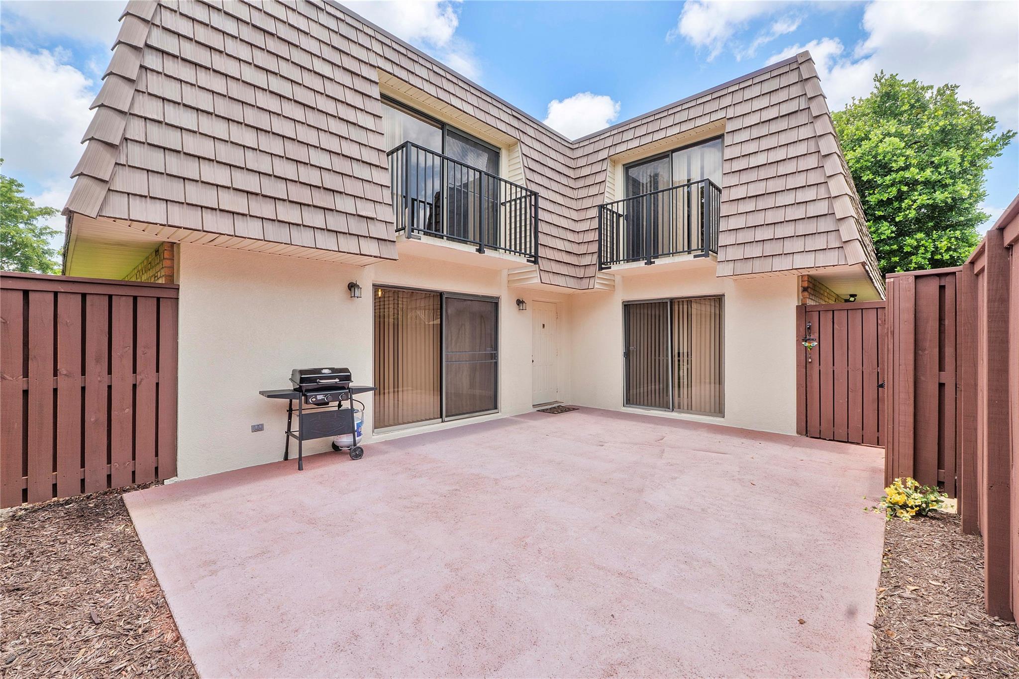 2740 SW 15th St 2740