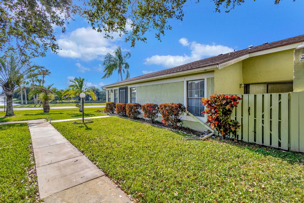Photo of 4385 Willow Brook Circle, West Palm Beach, FL 33417 (MLS # B26032804)