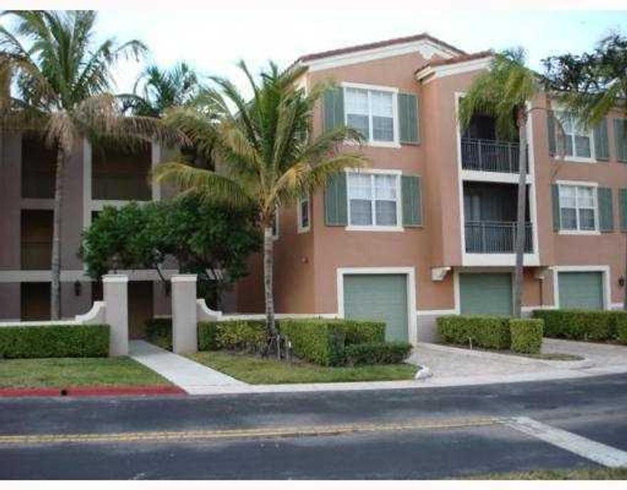 Hard to find first floor with garage! Split plan, spacious master bedroom and bath. closets galore. 10 ft ceilings. Washer and dryer, granite counters in kitchen , open to dining area and living room. Covered screen patio overlooking green area. Gated community, Great club house/pool,tennis, Best of schools.