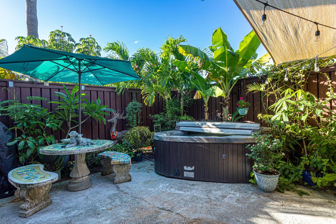 COURTYARDS OF WATERFORD - Residential