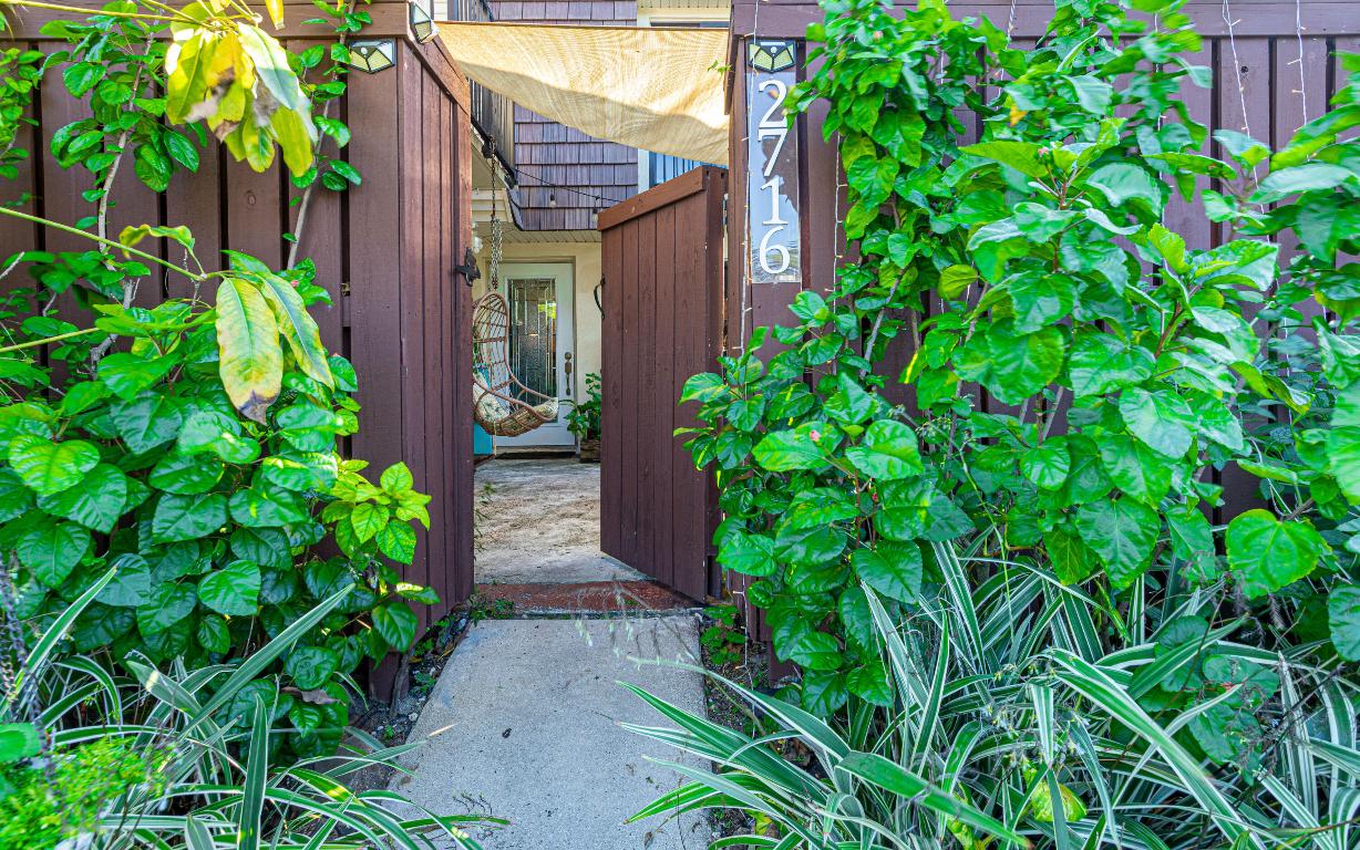 COURTYARDS OF WATERFORD - Residential