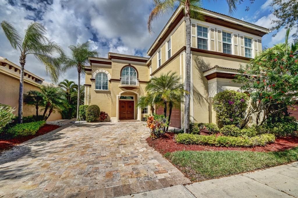Photo of 16315 Via Venetia W, Delray Beach, FL 33484 (MLS # R10776526)