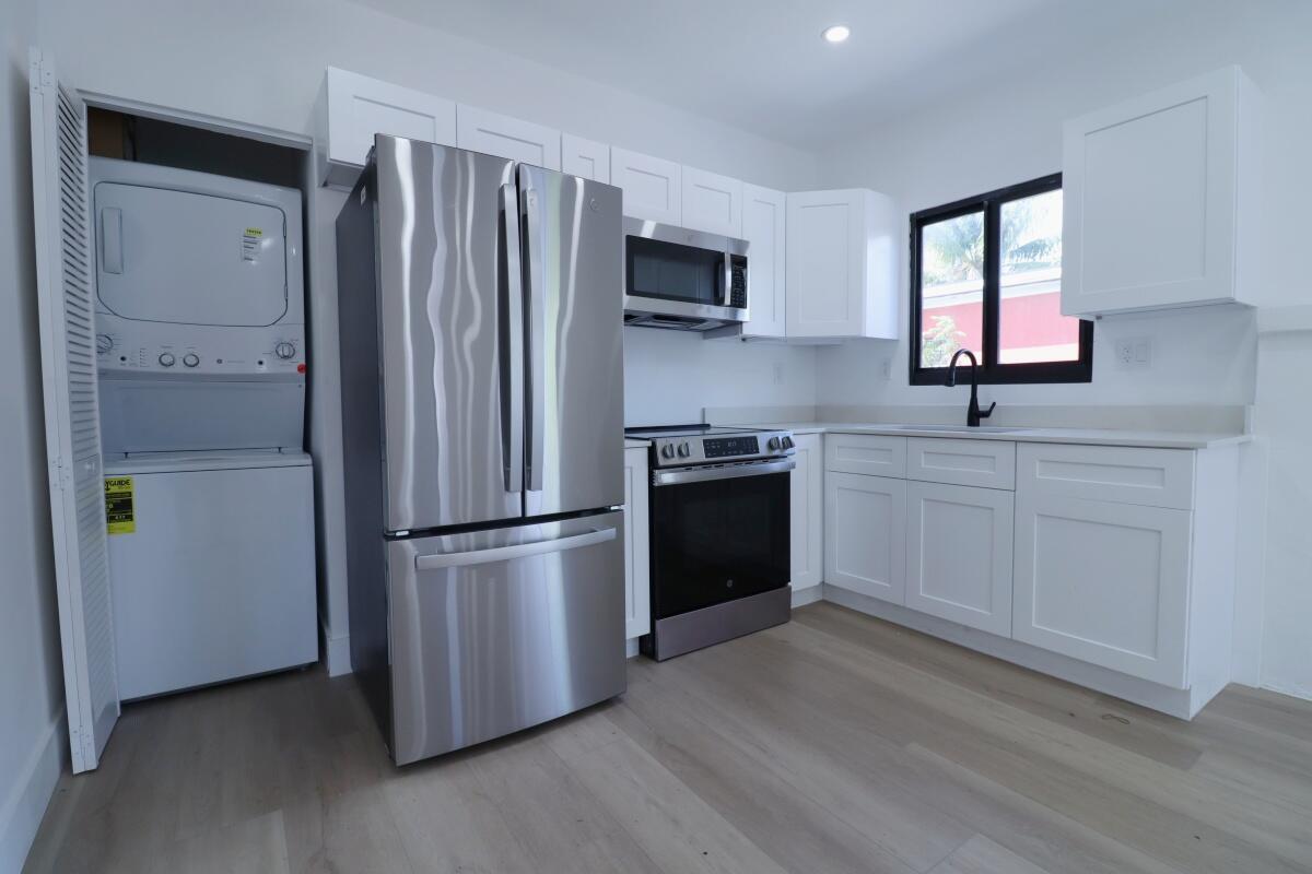 WEST END PARK AMD PL - Residential Lease