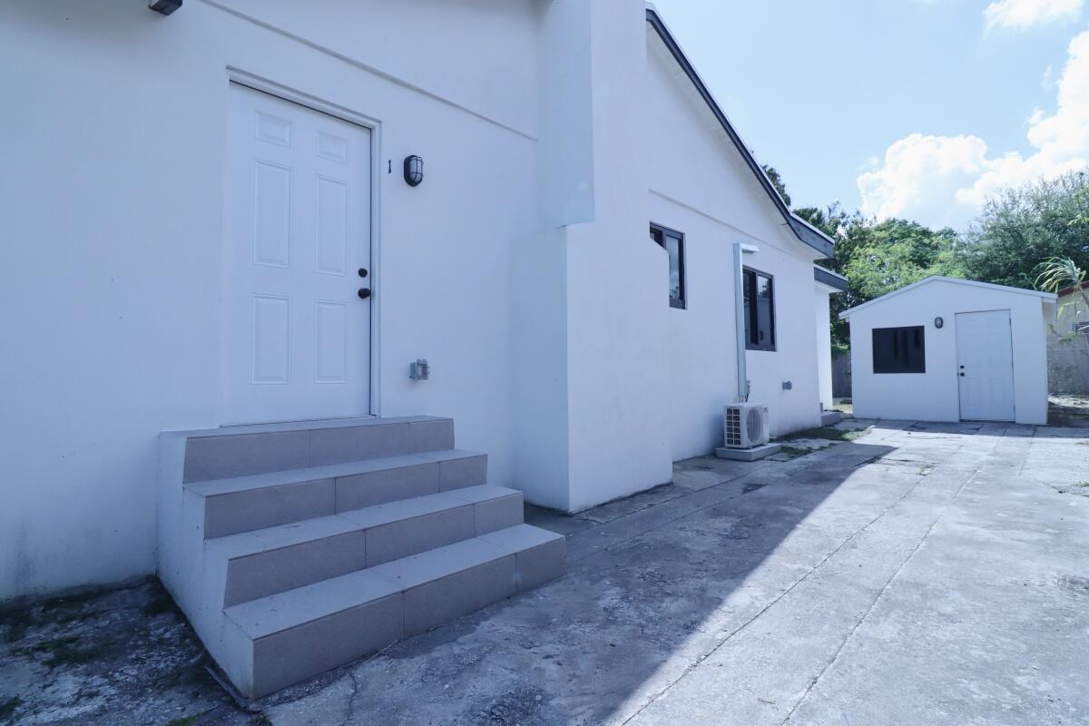 WEST END PARK AMD PL - Residential Lease