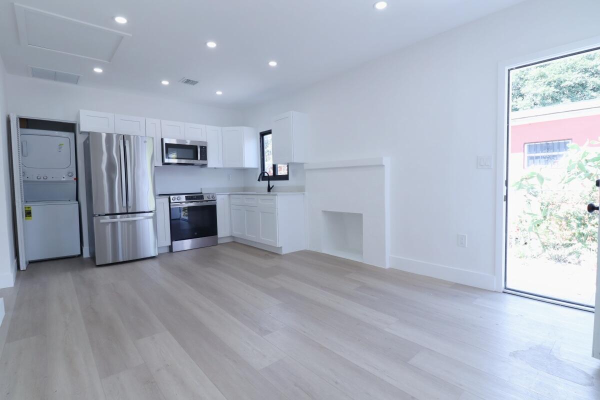 WEST END PARK AMD PL - Residential Lease