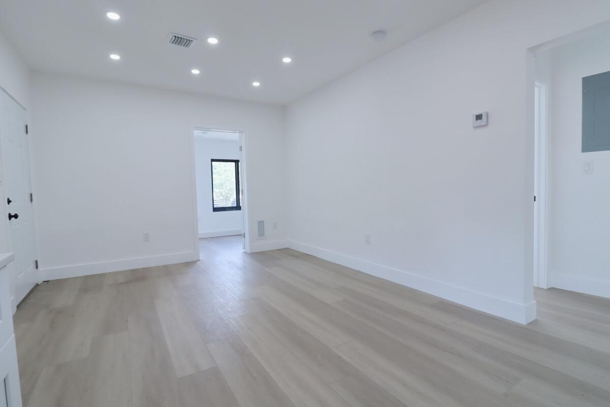 WEST END PARK AMD PL - Residential Lease