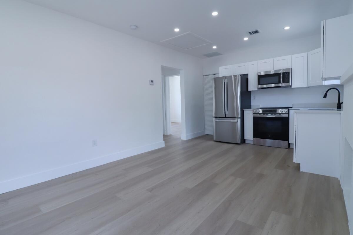 WEST END PARK AMD PL - Residential Lease