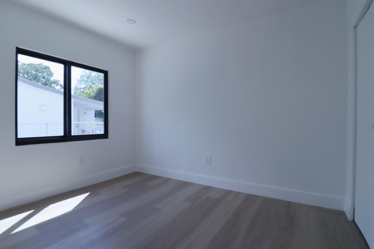 WEST END PARK AMD PL - Residential Lease