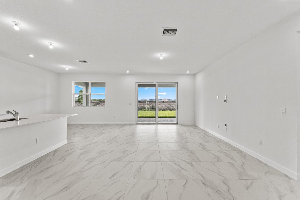 CADENCE PHASE III - Residential