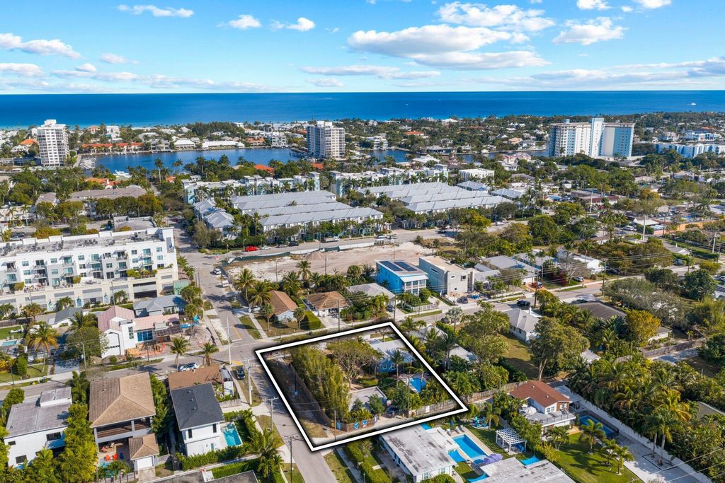 Photo of 304 SE 4th Avenue, Delray Beach, FL 33483 (MLS # R11164482)