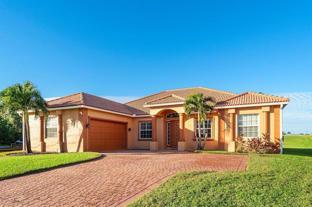 Photo of 386 SW Dalton Circle, Port Saint Lucie, FL 34953 (MLS # R10660855)