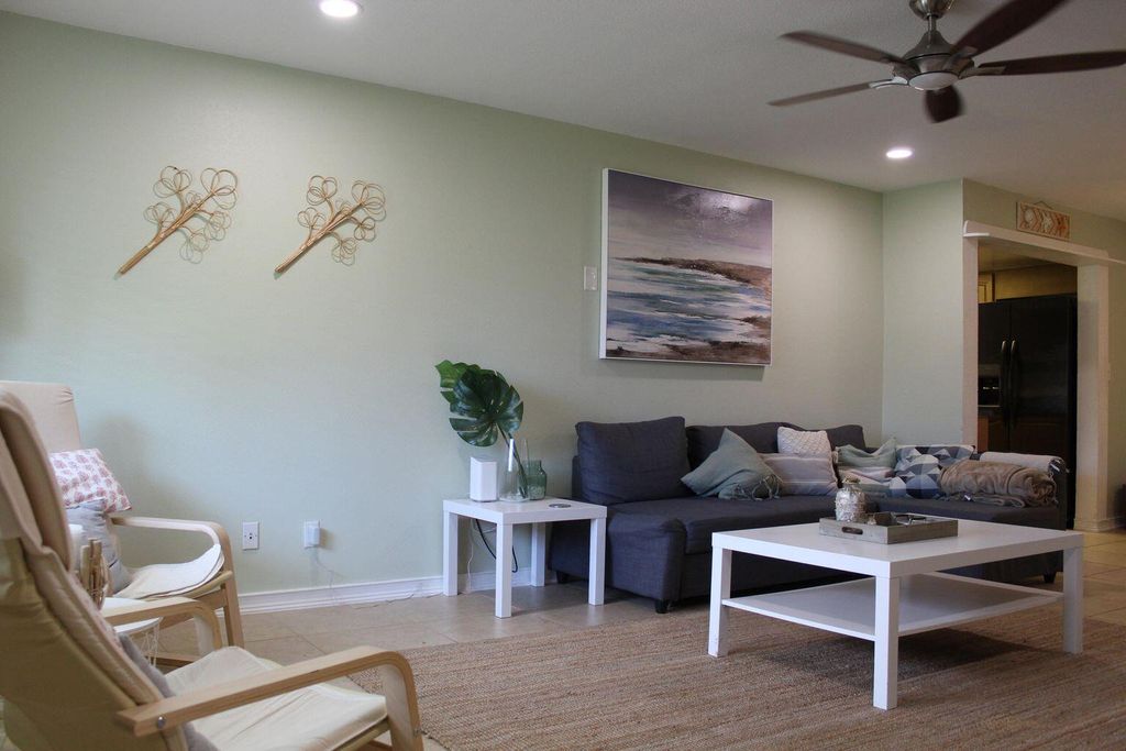 Photo of 323 W Palm Street, Lantana, FL 33462 (MLS # R11115870)