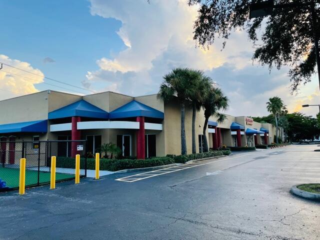 CENTRAL PARK - Commercial Sale