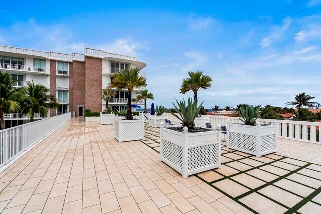 WINTHROP HOUSE CONDO - Residential