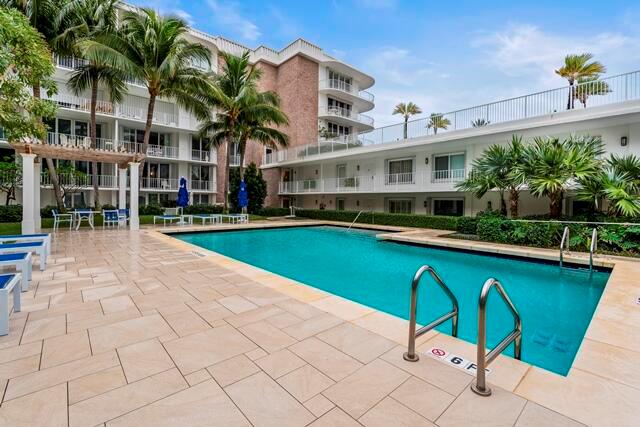 WINTHROP HOUSE CONDO - Residential