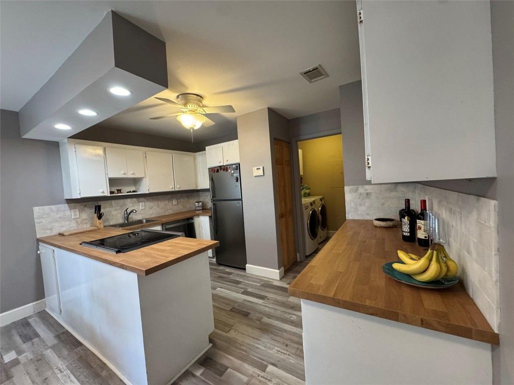 Photo of 956 Mockingbird Ln #506, Plantation, FL 33324 (MLS # F10543949)