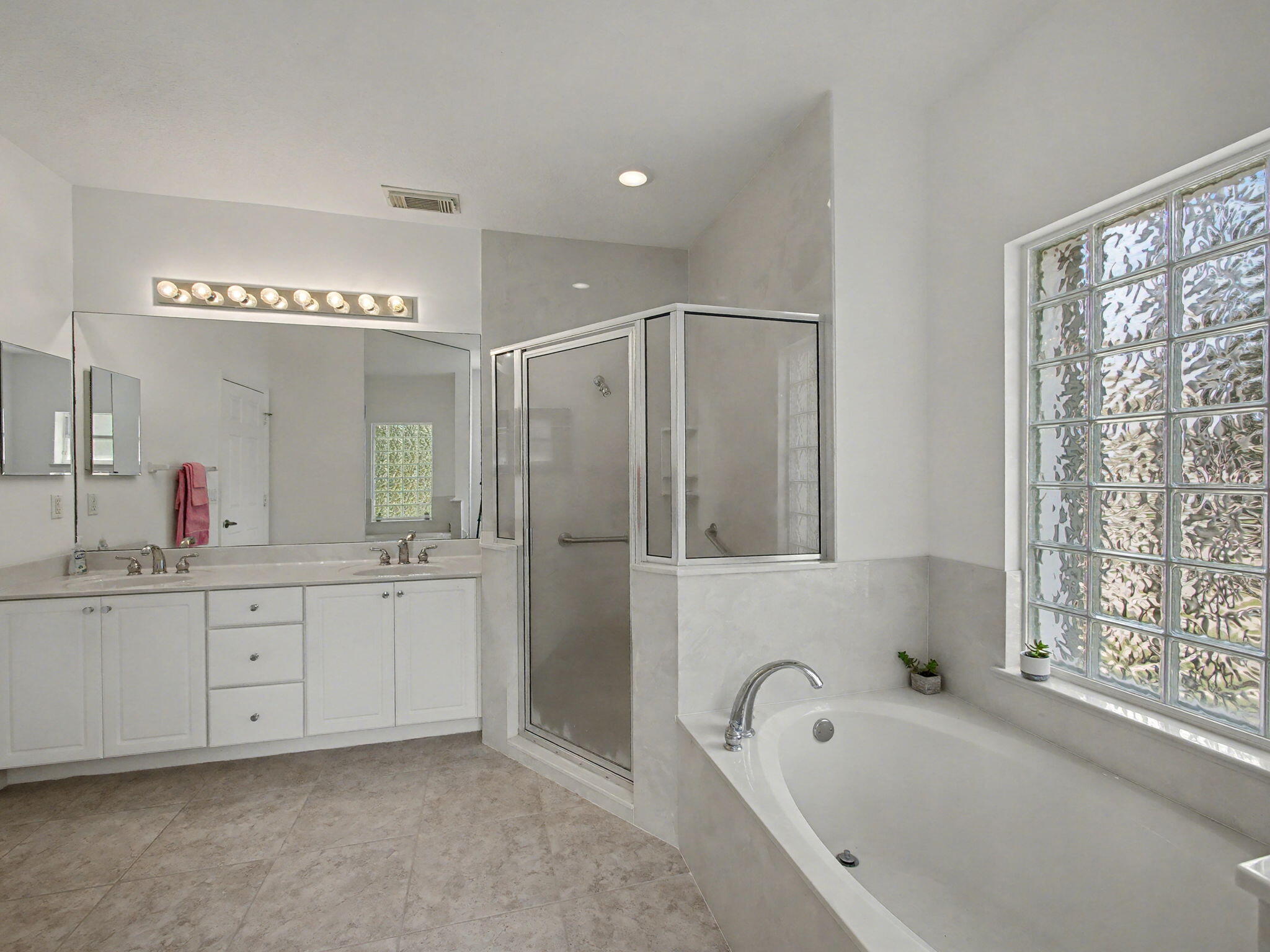 LOCKS LANDING - Residential