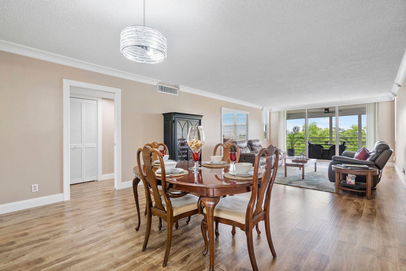 4015 W Palm Aire Dr 606