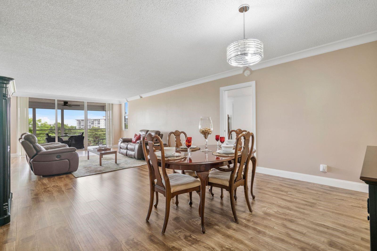 4015 W Palm Aire Dr 606