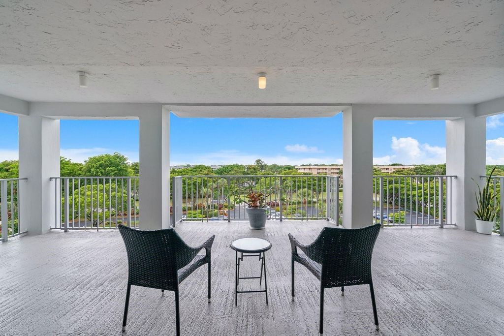 Photo of 4015 W Palm Aire Drive #606, Pompano Beach, FL 33069 (MLS # F10513116)