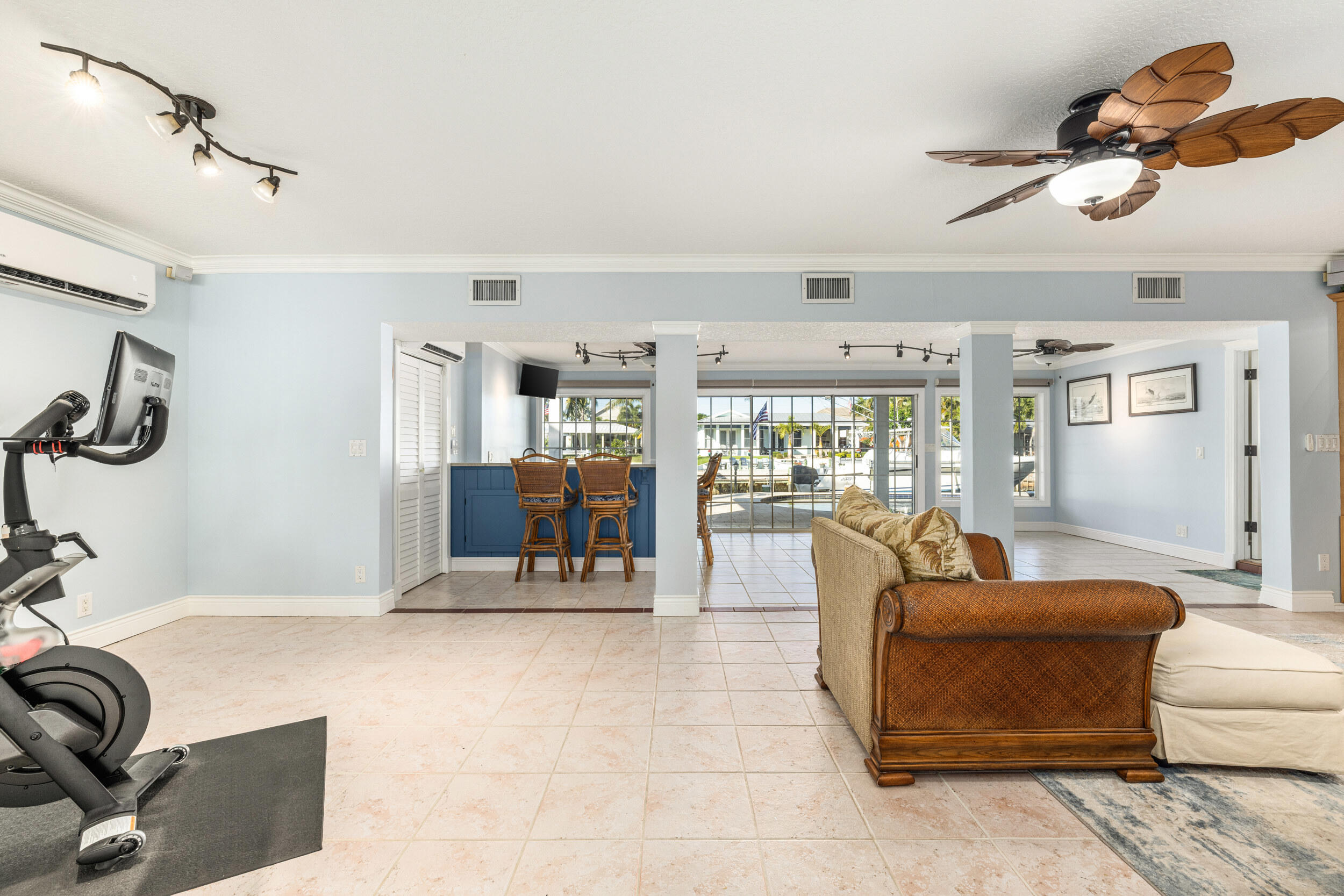 NORTH PALM BEACH VILLAGE OF 2 - Residential