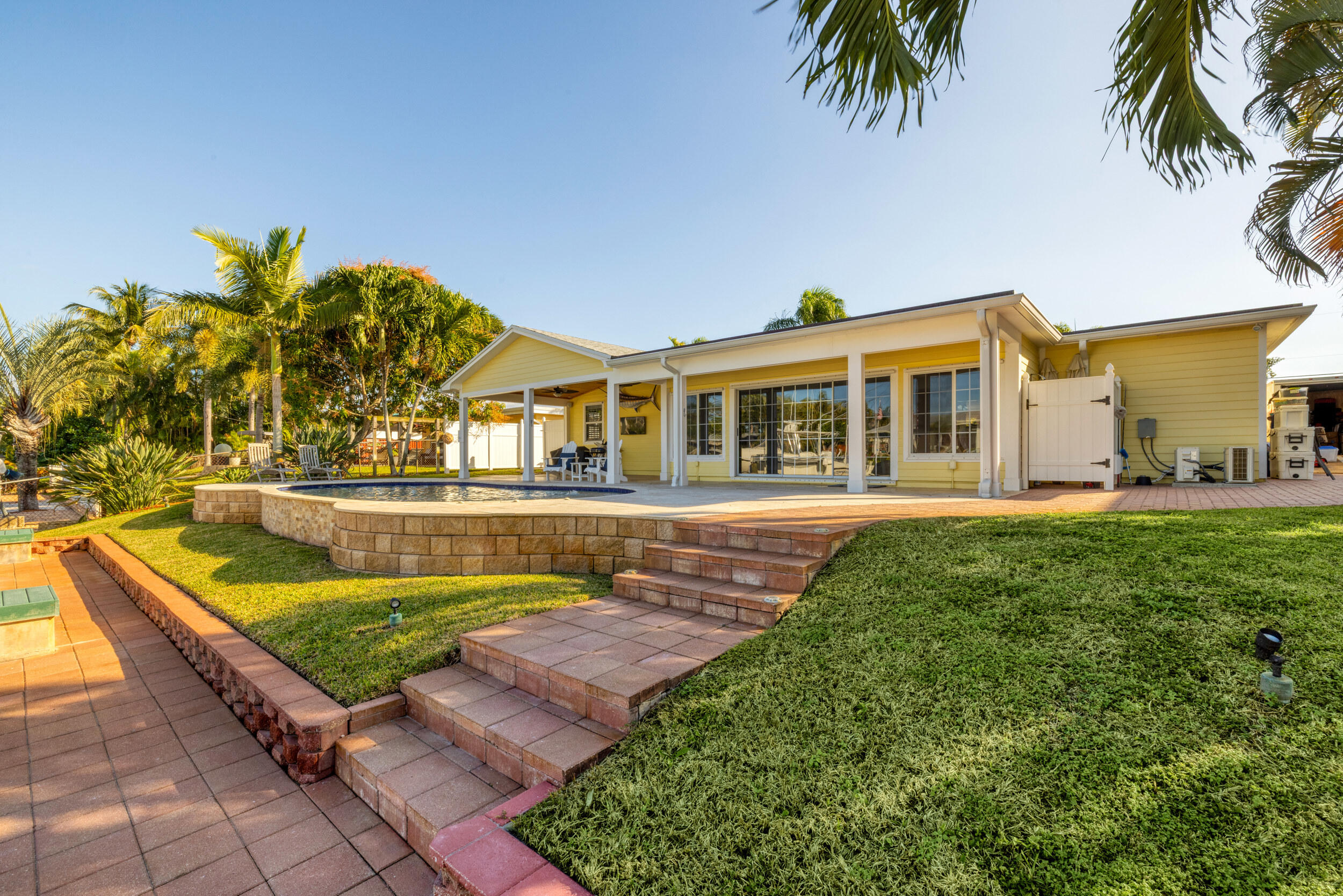 NORTH PALM BEACH VILLAGE OF 2 - Residential