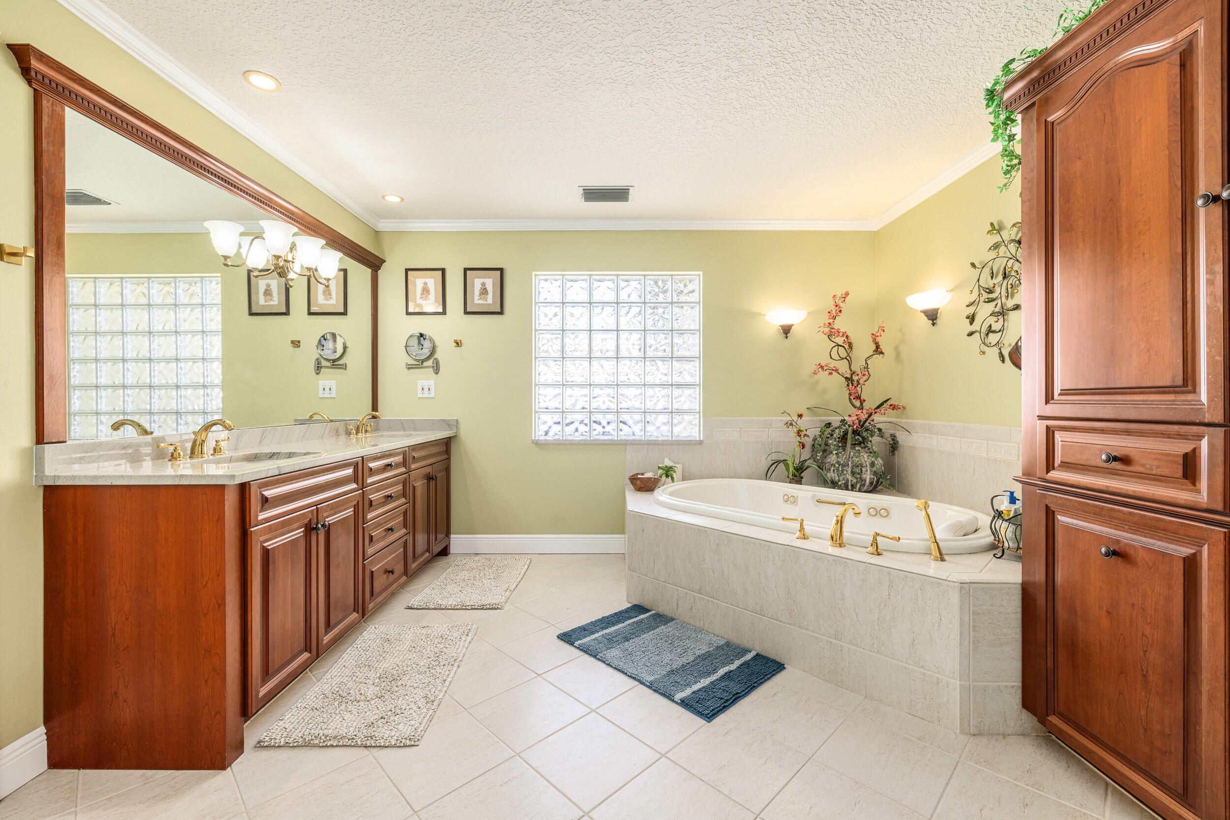 NORTH PALM BEACH VILLAGE OF 2 - Residential