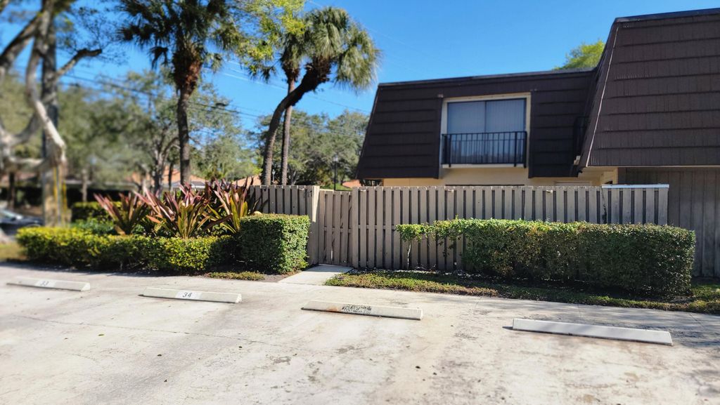 Photo of 117 1st Court, Palm Beach Gardens, FL 33410 (MLS # R11162433)