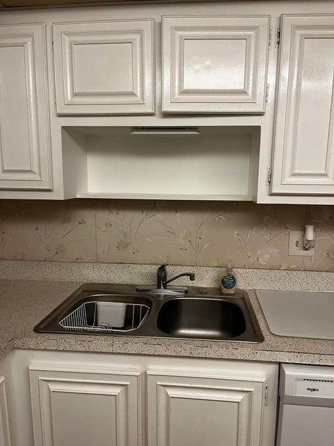 Tiny photo for 1428 SE 4TH Avenue #107, Deerfield Beach, FL 33441 (MLS # B26084748)