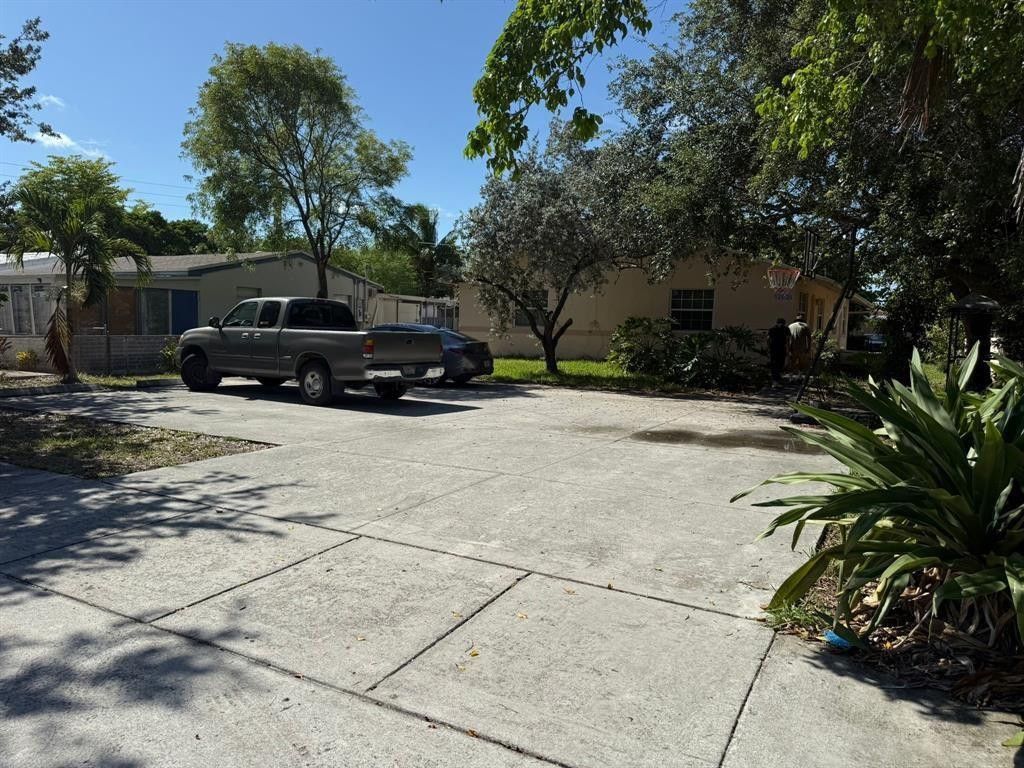 Photo of 1943 Garfield Street, Hollywood, FL 33020 (MLS # F10551839)