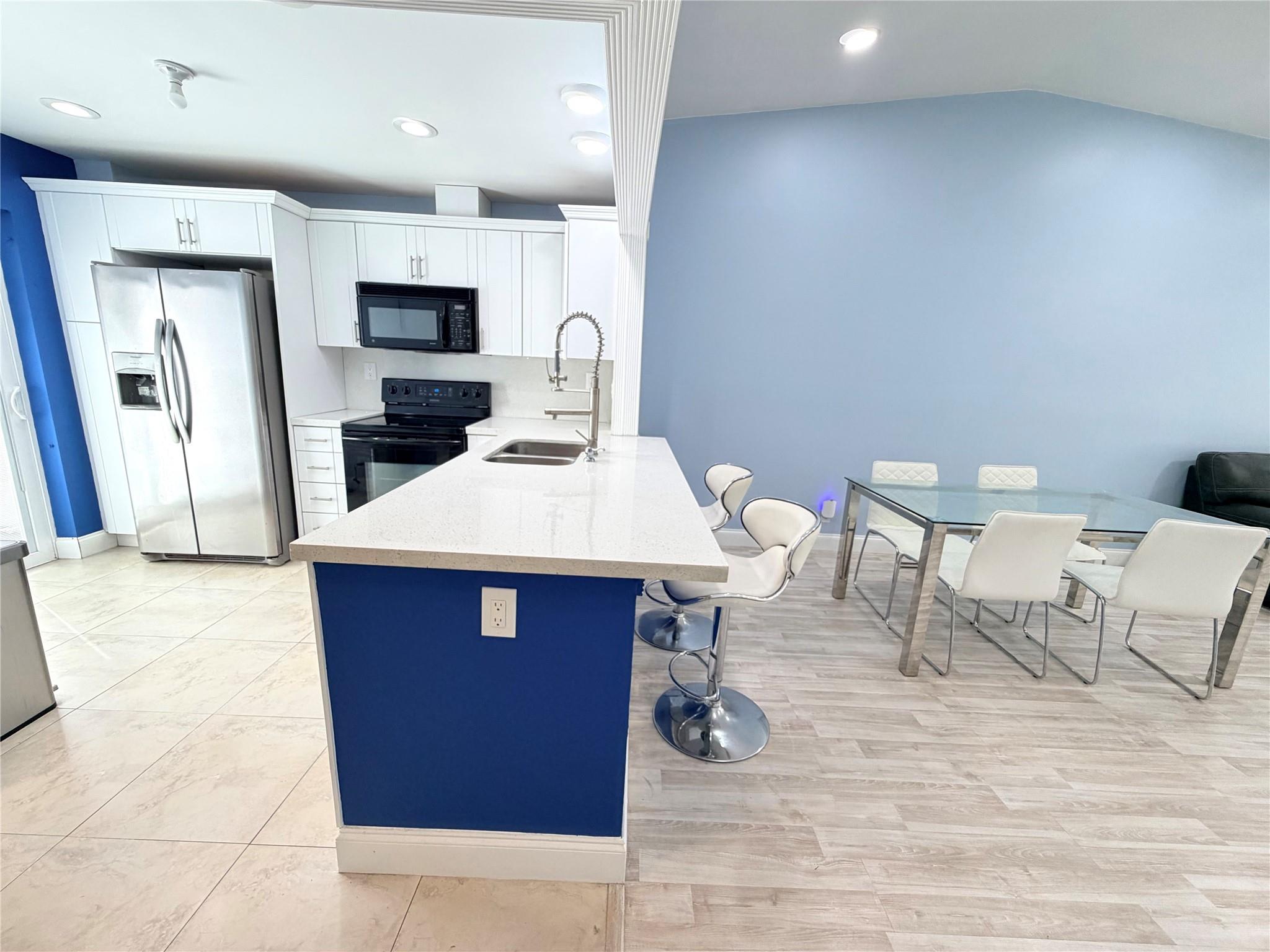 Wedgewood Condo - Residential