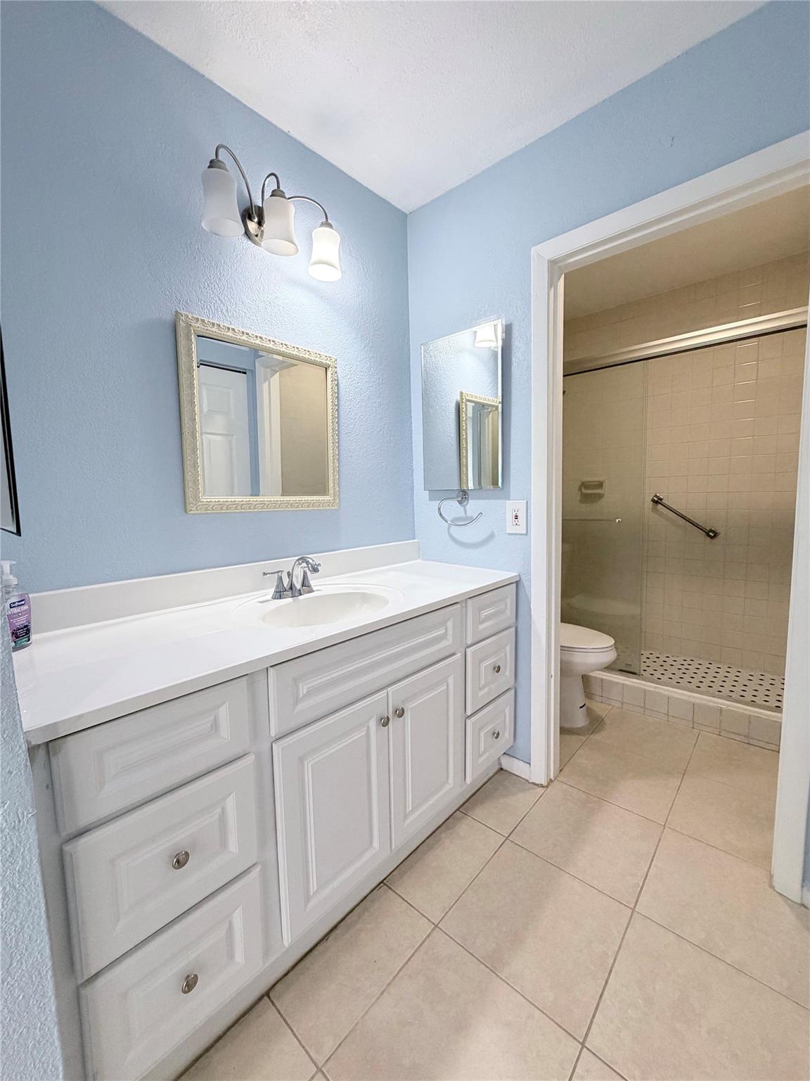 Wedgewood Condo - Residential