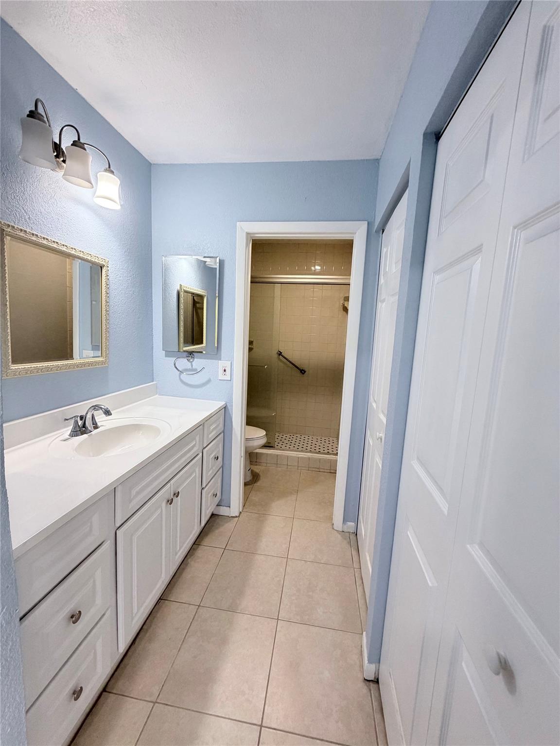 Wedgewood Condo - Residential