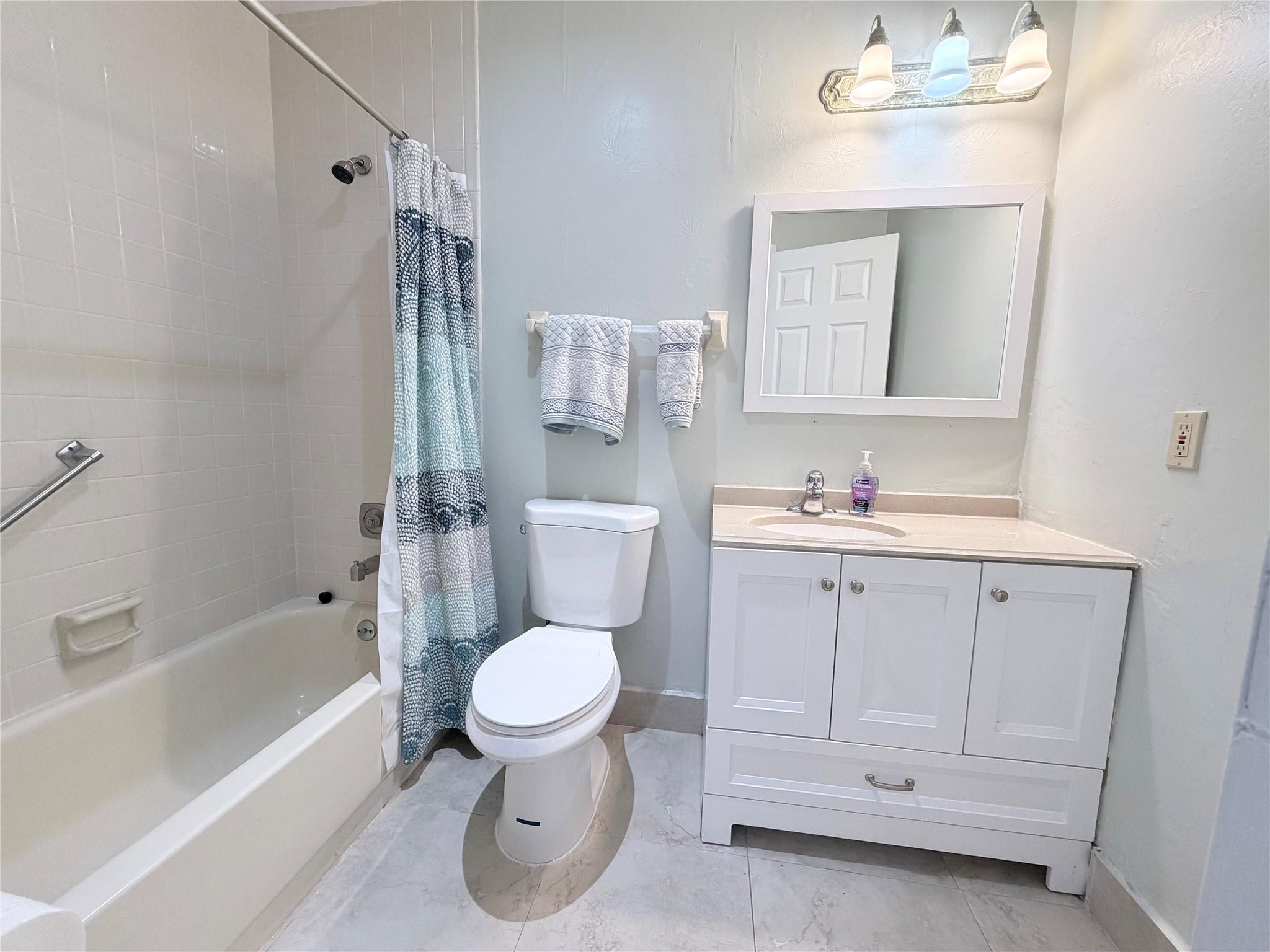 Wedgewood Condo - Residential