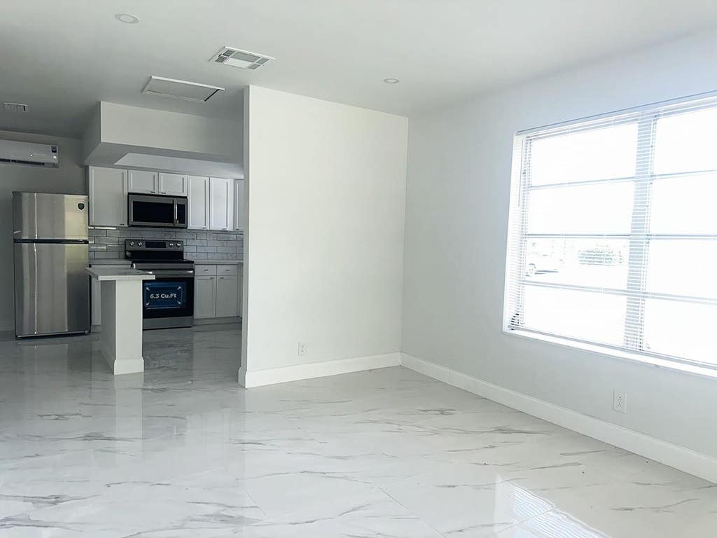 Photo of 425 SW 18TH Avenue, Fort Lauderdale, FL 33312 (MLS # B26063405)