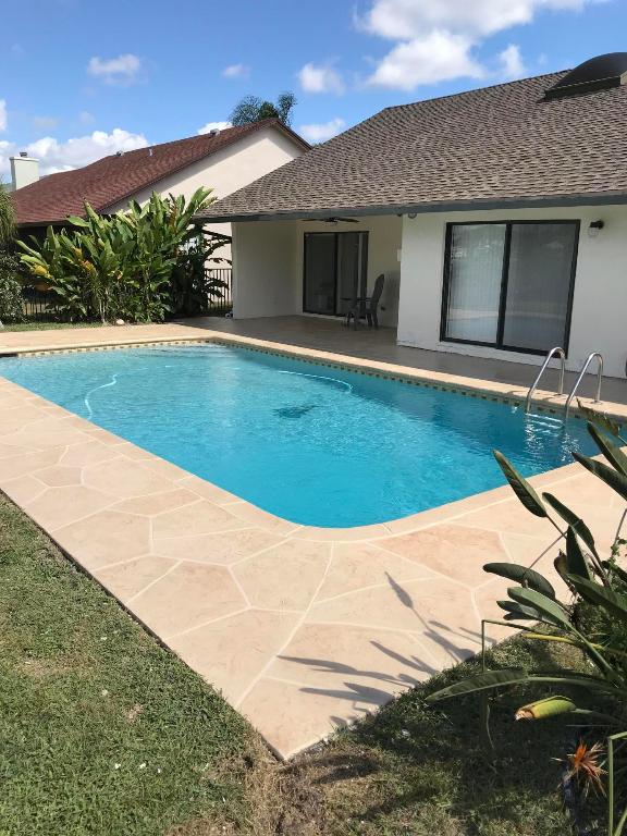 BOCA FONTANA PH 1 - Residential Lease