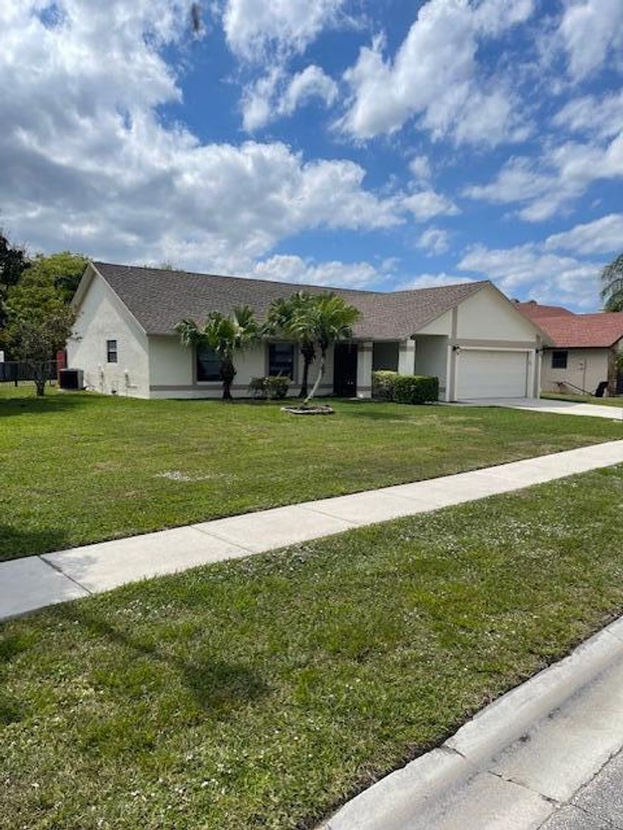 Huge Lake Front lot with in-ground pool (pool and deck recently remodeled), HUGE all fenced yard. 3 bedrooms (carpeted), 2 1/2 baths newer central Air/Heat NO HOA approval required! Only owner gives approval.

Current tenant is vacating on or before 1/31/2026. Schedule on line all showings with 24 hrs notice preferable.