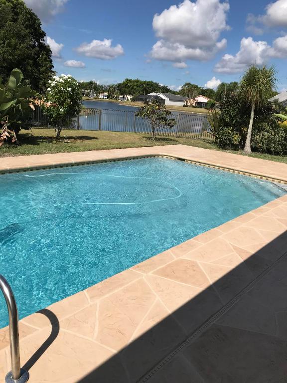 BOCA FONTANA PH 1 - Residential Lease